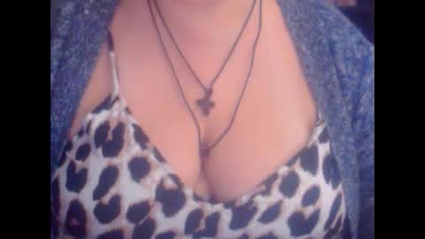 Snapshot of miamimistress chatting on 10-23-25, 06:45 maya online show from 10-23-25, 06:45