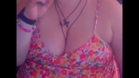 Snapshot of miamimistress chatting on 11-02-25, 10:06 maya online show from 11-02-25, 10:06