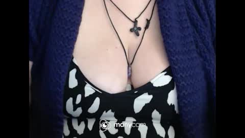 Snapshot of miamimistress chatting on 11-12-25, 08:19 maya online show from 11-12-25, 08:19