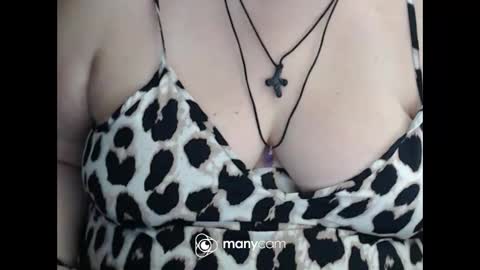 Snapshot of miamimistress chatting on 11-17-25, 07:25 maya online show from 11-17-25, 07:25