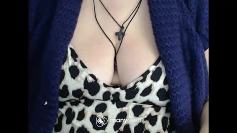 Snapshot of miamimistress chatting on 11-24-25, 07:19 maya online show from 11-24-25, 07:19