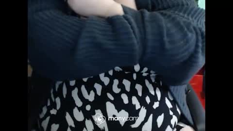 Snapshot of miamimistress chatting on 12-18-25, 09:59 maya online show from 12-18-25, 09:59