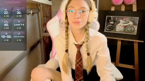 MiaMoon online show from 05-28-26, 03:20
