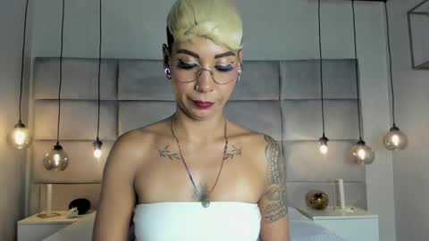 Mia Morgann online show from 01-29-25, 03:04