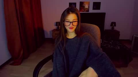 Mia online show from 12-20-24, 06:02