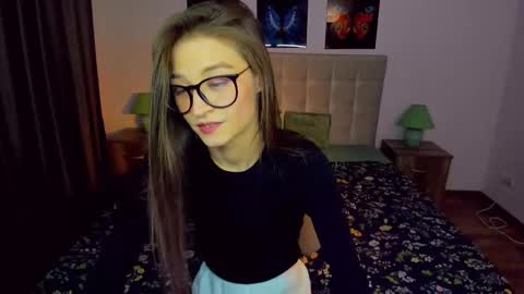 Mia online show from 01-07-25, 07:06