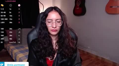 Snapshot of miaportman chatting on 01-12-26, 09:03 MIAPORTMANN online show from 01-12-26, 09:03