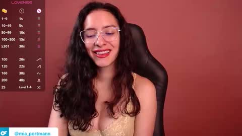 Snapshot of miaportman chatting on 02-05-26, 09:14 MIAPORTMANN online show from 02-05-26, 09:14