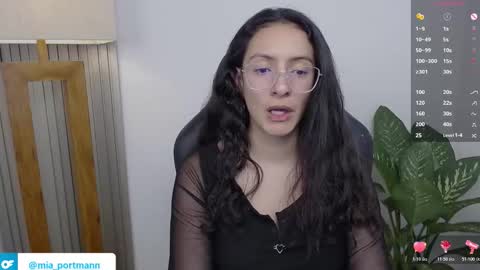 Snapshot of miaportman chatting on 02-12-26, 03:01 MIAPORTMANN online show from 02-12-26, 03:01