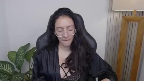 Snapshot of miaportman chatting on 02-25-26, 10:47 MIAPORTMANN online show from 02-25-26, 10:47