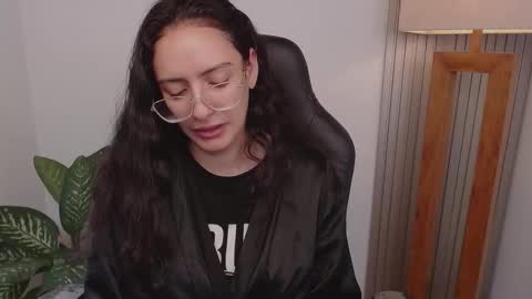 Snapshot of miaportman chatting on 02-26-26, 02:27 MIAPORTMANN online show from 02-26-26, 02:27