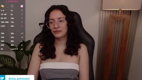 Snapshot of miaportman chatting on 03-04-26, 12:22 MIAPORTMANN online show from 03-04-26, 12:22