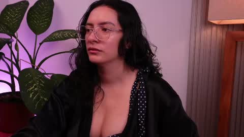 Snapshot of miaportman chatting on 06-12-26, 09:08 MIAPORTMANN online show from 06-12-26, 09:08