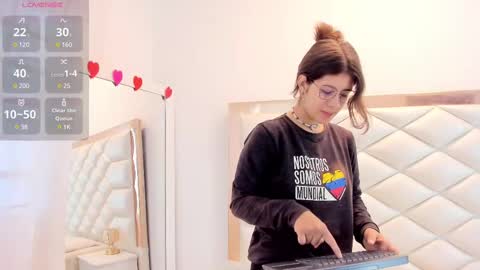 Sweetie Mia online show from 02-19-25, 12:44