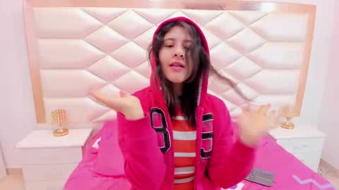 Sweetie Mia online show from 03-12-25, 12:26