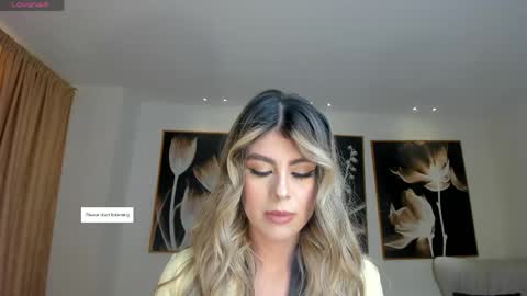 Snapshot of miasilvax chatting on 05-01-26, 11:15 Mia Silva online show from 05-01-26, 11:15