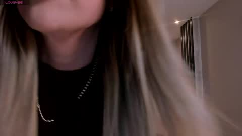 Snapshot of miasilvax chatting on 05-07-26, 11:15 Mia Silva online show from 05-07-26, 11:15