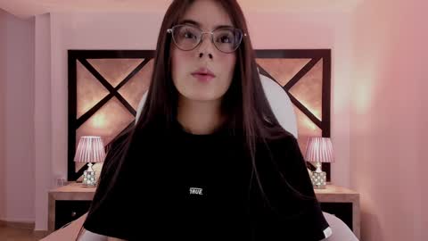 Mia online show from 01-27-25, 07:24