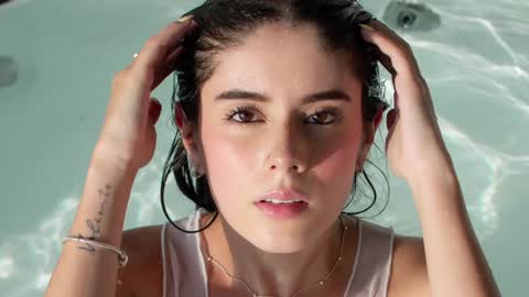 Mia online show from 02-03-25, 10:21