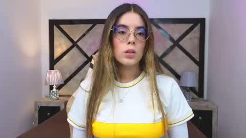 Mia online show from 06-17-26, 08:10