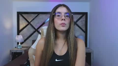 Mia online show from 06-18-26, 07:07