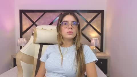 Mia online show from 06-19-26, 08:01