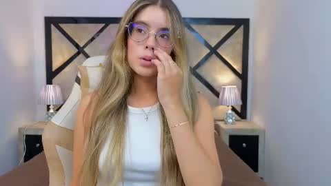 Mia online show from 07-21-26, 09:50