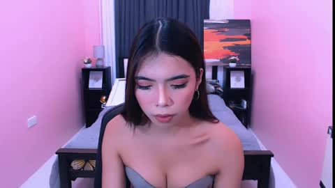 Snapshot of miasmith09 chatting on 03-22-26, 06:50 Pau and jence online show from 03-22-26, 06:50