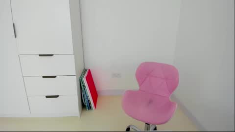 miastripdance online show from 04-22-26, 10:17