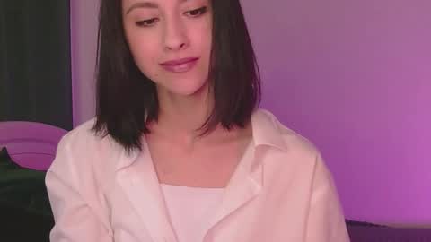 Mia online show from 09-18-25, 09:00