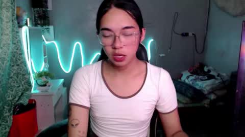 Mia online show from 02-25-26, 09:19