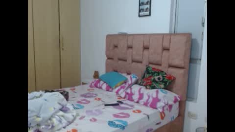 Snapshot of miavanessa_high chatting on 01-08-26, 02:03 MIA VANESSA online show from 01-08-26, 02:03