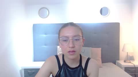 mia vega online show from 01-08-26, 08:44