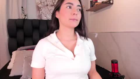 Snapshot of miavelvet1 chatting on 06-17-26, 07:04 miavelvet1 online show from 06-17-26, 07:04