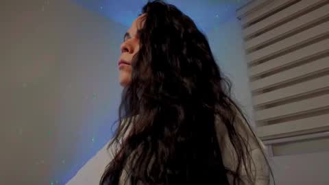 Mia online show from 09-15-25, 10:15