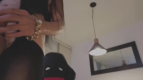 Mia online show from 03-10-26, 09:31