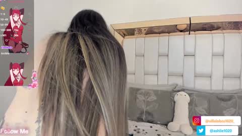 Mia Villalobos online show from 01-30-25, 10:19