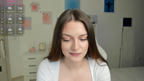 Mia online show from 10-19-25, 05:08