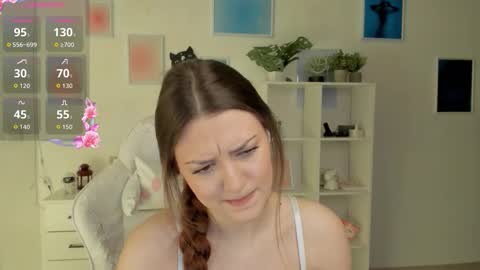 Mia online show from 12-01-25, 04:17