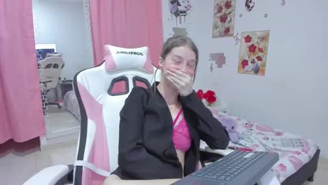 Snapshot of miavolkova_ chatting on 01-14-25, 05:30  Chloe  online show from 01-14-25, 05:30