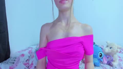 Snapshot of miavolkova_ chatting on 02-07-25, 12:42  Chloe  online show from 02-07-25, 12:42