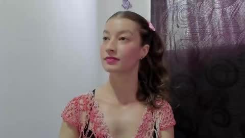 Snapshot of miavolkova_ chatting on 09-12-25, 05:57  Chloe  online show from 09-12-25, 05:57