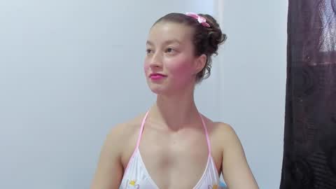 Snapshot of miavolkova_ chatting on 09-23-25, 05:27  Chloe  online show from 09-23-25, 05:27