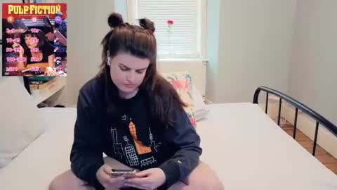 Snapshot of miawallace__ chatting on 04-27-26, 03:54 Mia online show from 04-27-26, 03:54