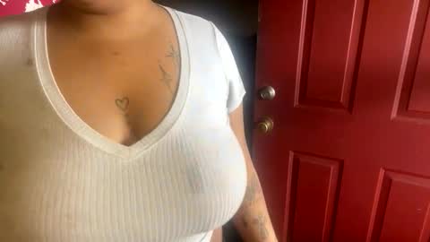 Princessmya online show from 10-28-25, 05:48