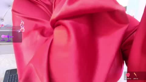 Snapshot of miccamadison chatting on 05-12-26, 04:04 miccamadison online show from 05-12-26, 04:04