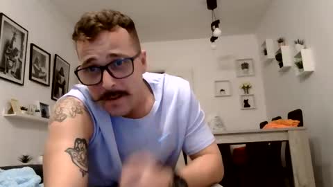 Snapshot of mich6921 chatting on 05-24-26, 09:53 MILO MIAMI online show from 05-24-26, 09:53