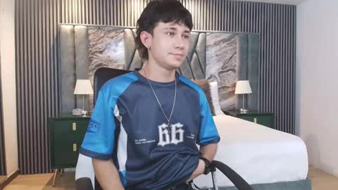 Michael online show from 03-05-26, 07:32