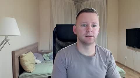 Snapshot of michael_birkin chatting on 10-18-25, 04:04 Michael Birkin online show from 10-18-25, 04:04