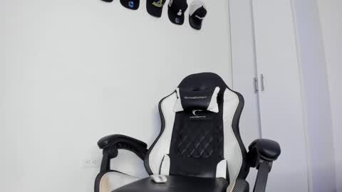 Michael Boy online show from 02-23-25, 07:38